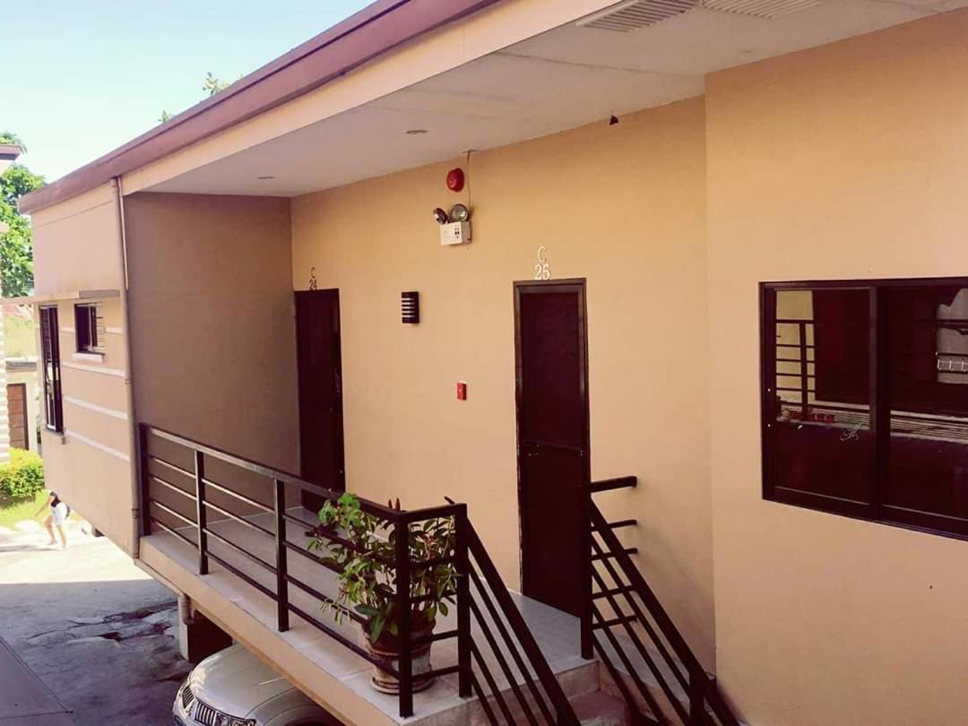 Carlo'S Place Dumaguete City Exterior photo